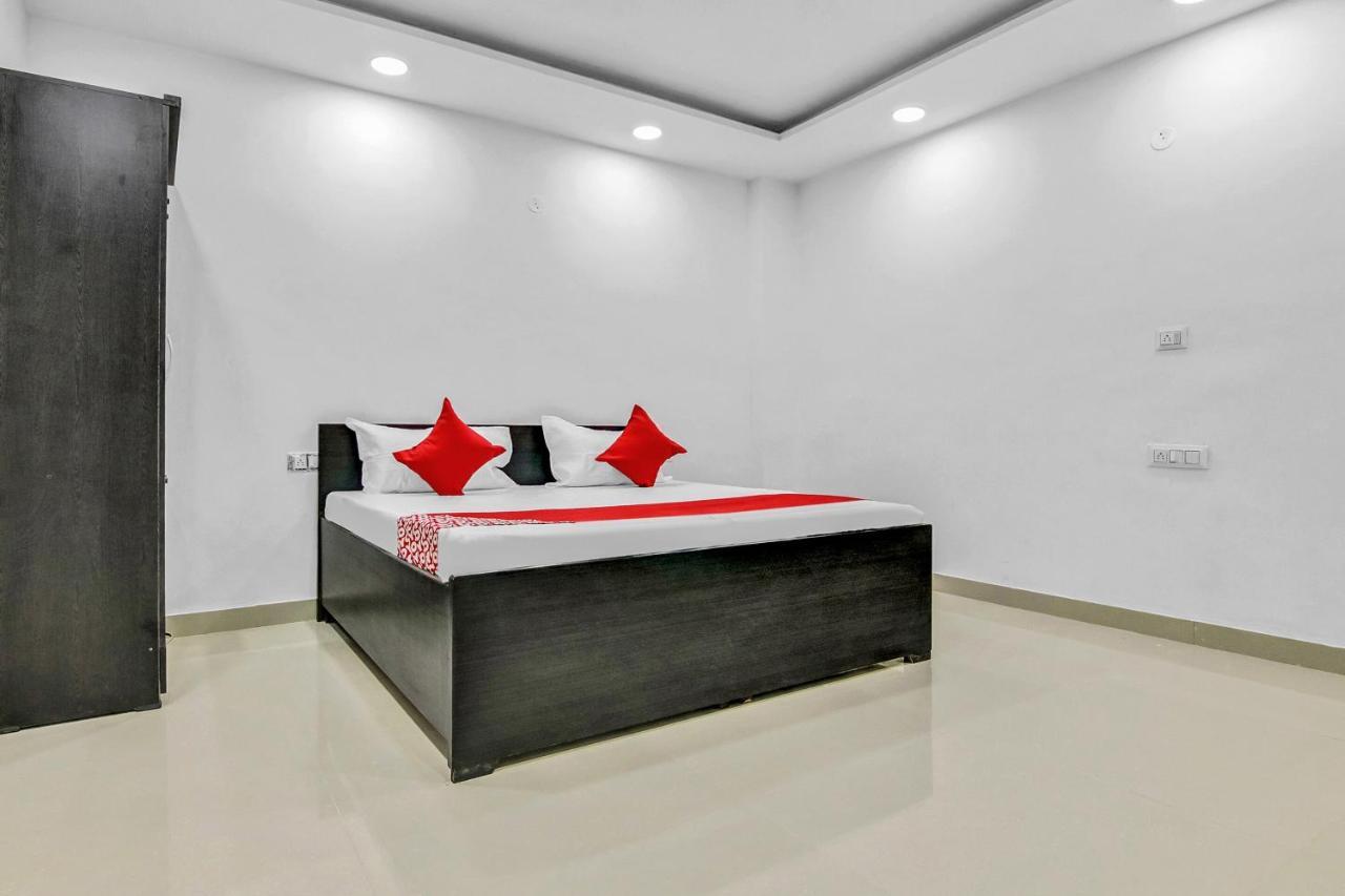 Flagship Hotel Secret Mirage Near Rithala Metro Station Нью-Дели Экстерьер фото