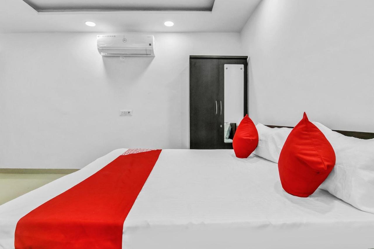 Flagship Hotel Secret Mirage Near Rithala Metro Station Нью-Дели Экстерьер фото