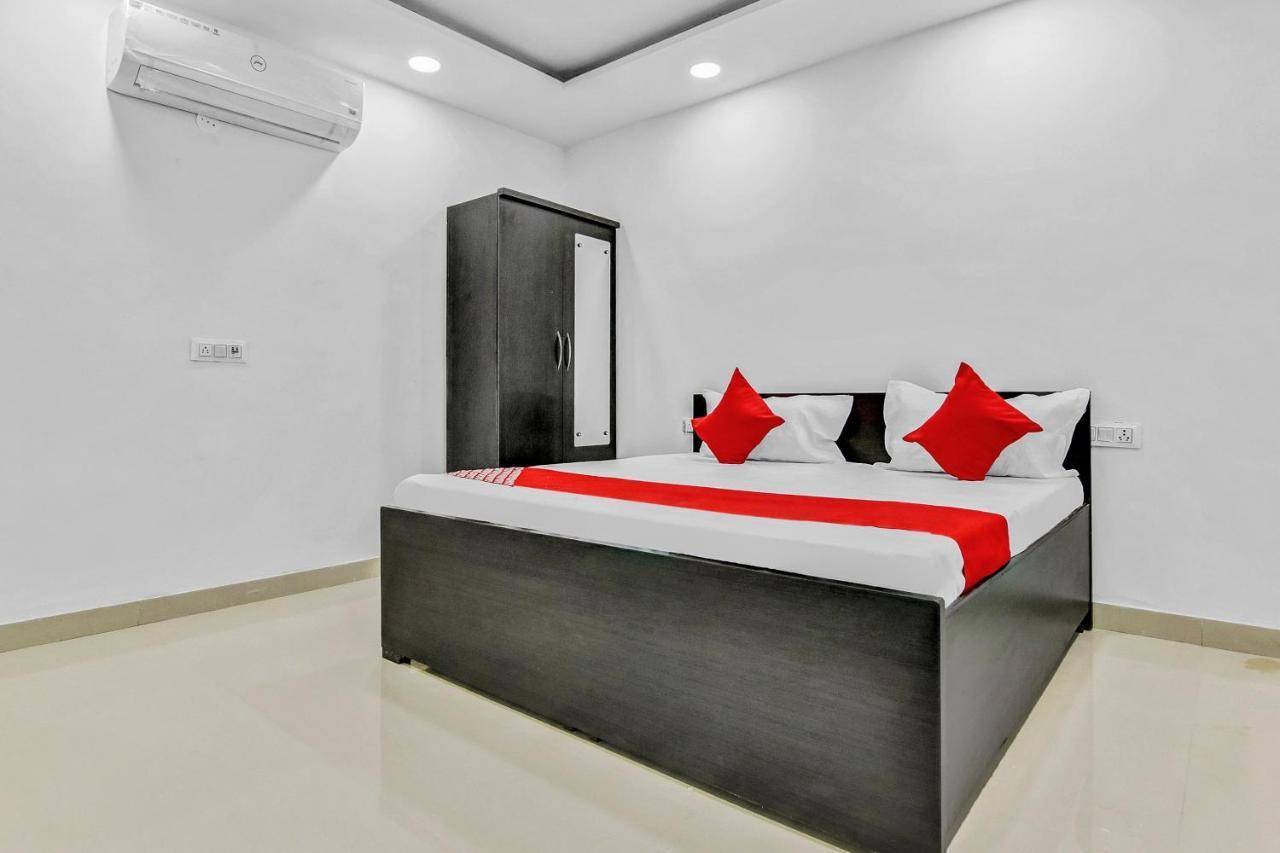 Flagship Hotel Secret Mirage Near Rithala Metro Station Нью-Дели Экстерьер фото